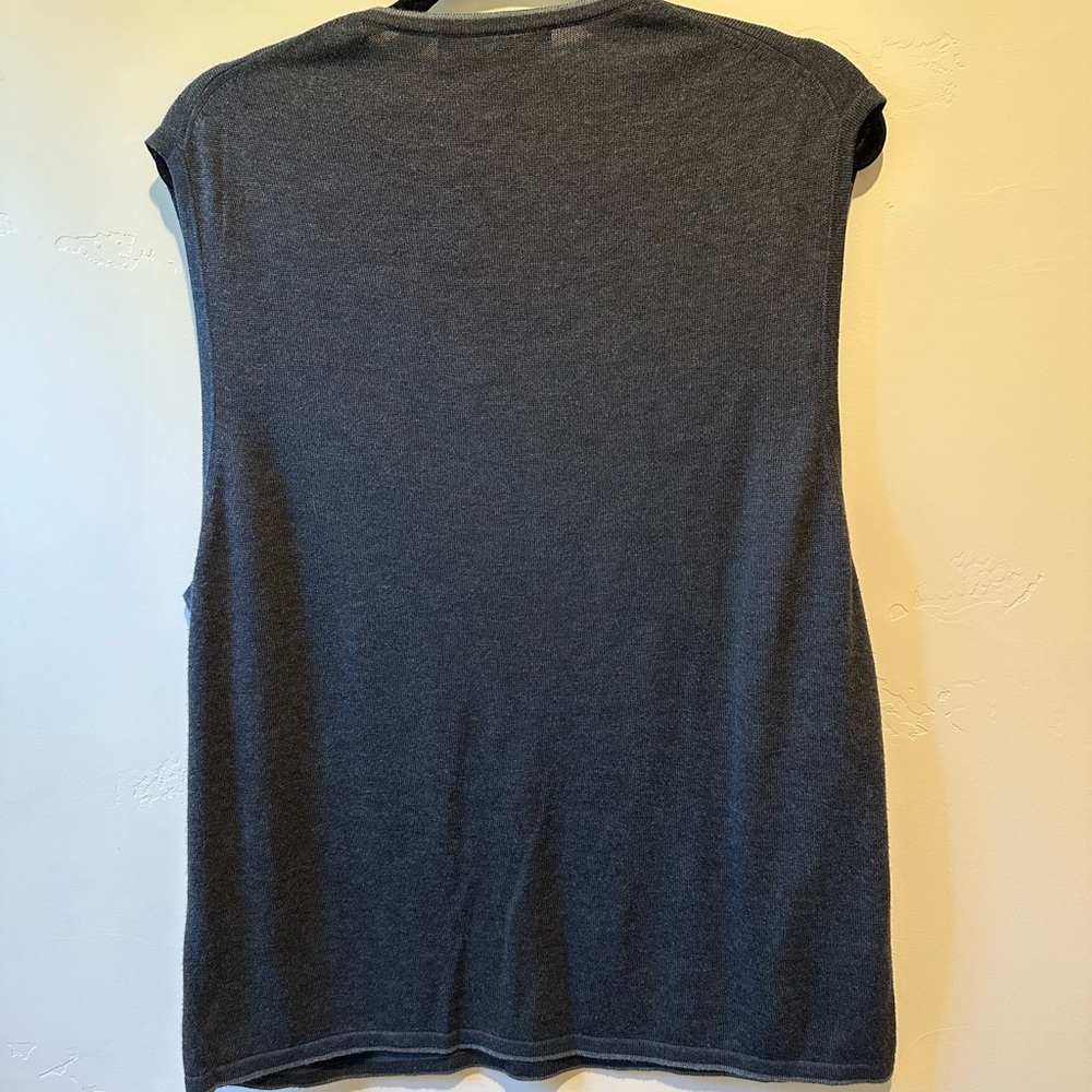 Banana Republic sleeveless pull over vest - Picture 6 of 6